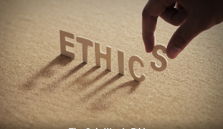 ETHICS 글자에서 S를 집는 모습